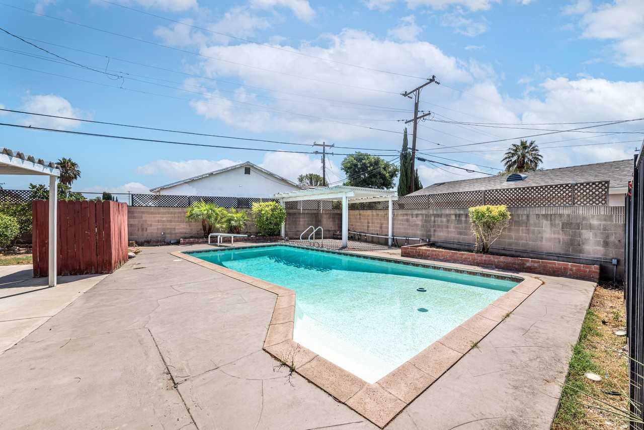 4934 Doreen Ave #NA - Photo 3 of 15