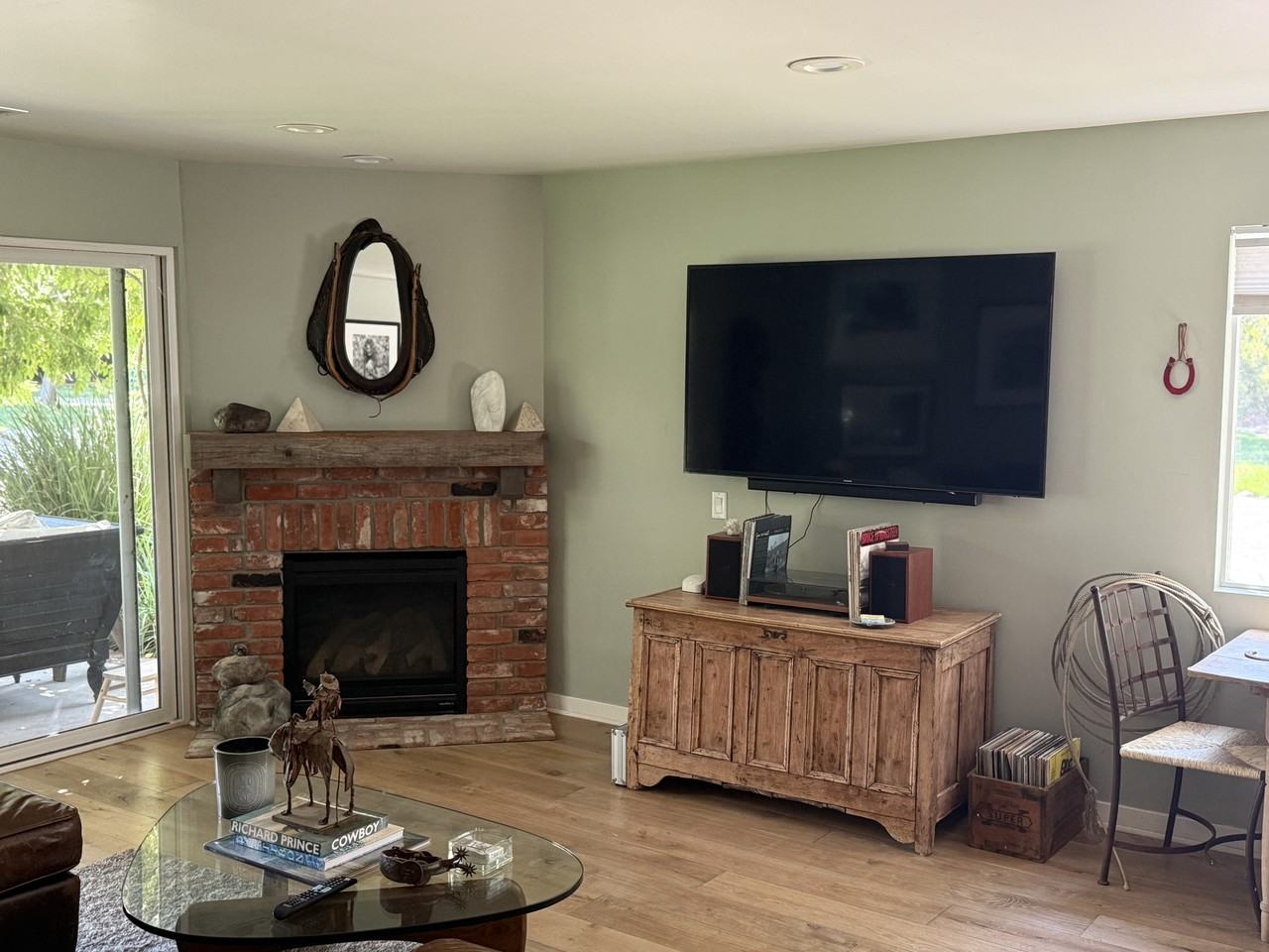 1516 Monarch Dr - Photo 3 of 9