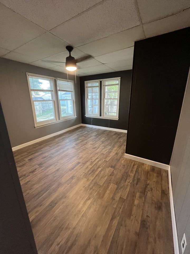 913 Nw 2nd St #NA - Photo 3 of 7