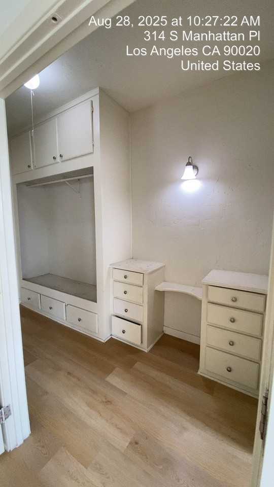 320 S Manhattan Pl #310 - Photo 5 of 6