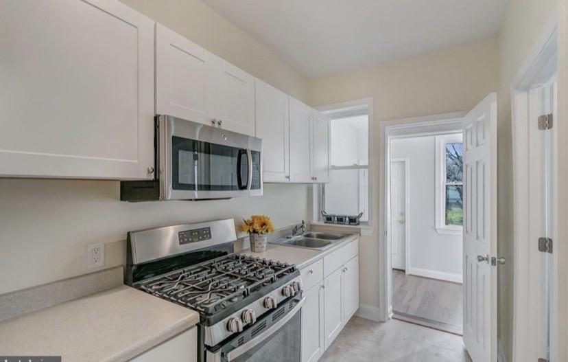 237 15th St Se #NA - Photo 3 of 22