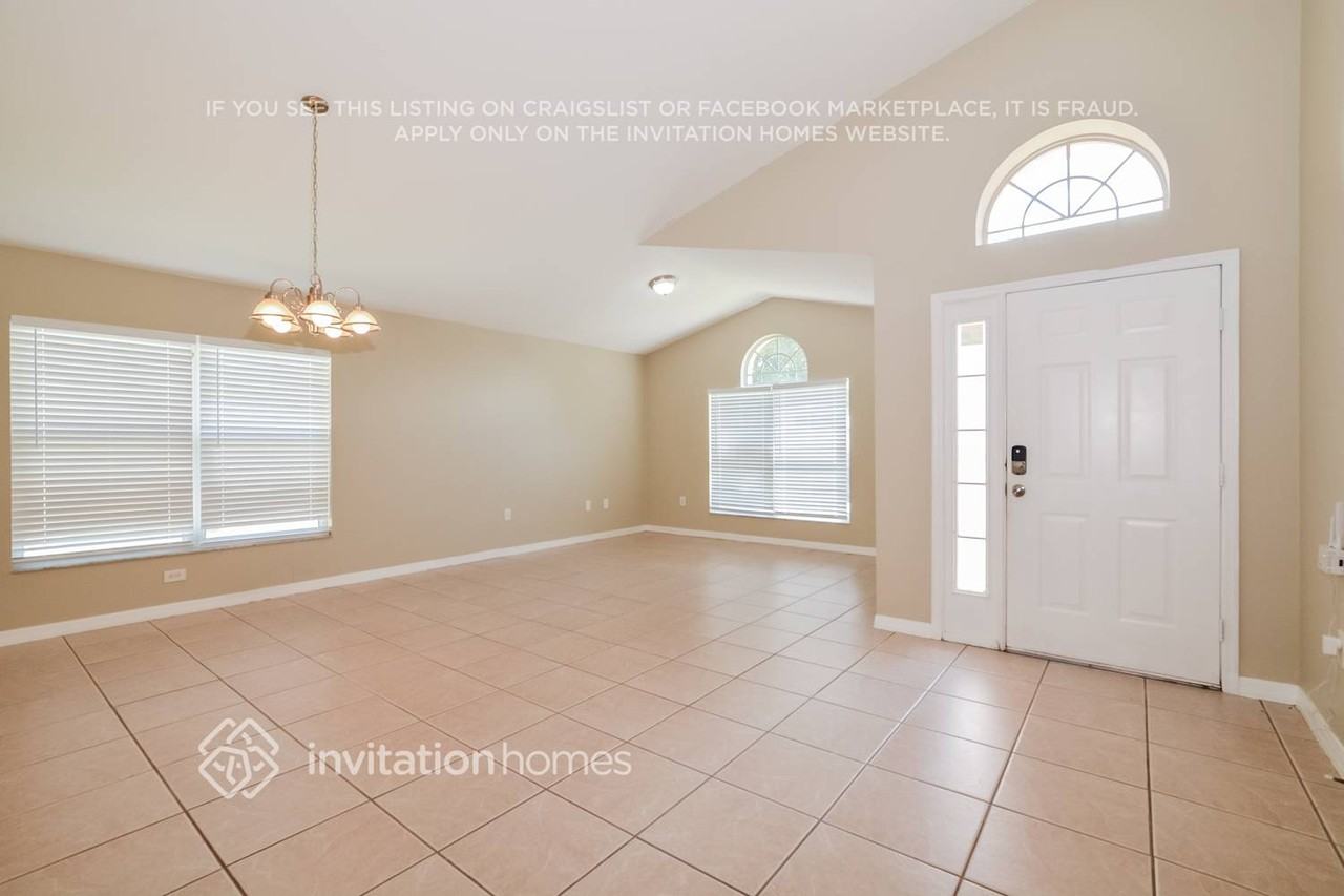 12602 Lynchburg Ct - Photo 3 of 16