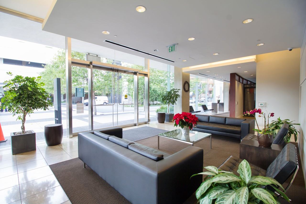 250 KING Apartments - Photo 3 of 5