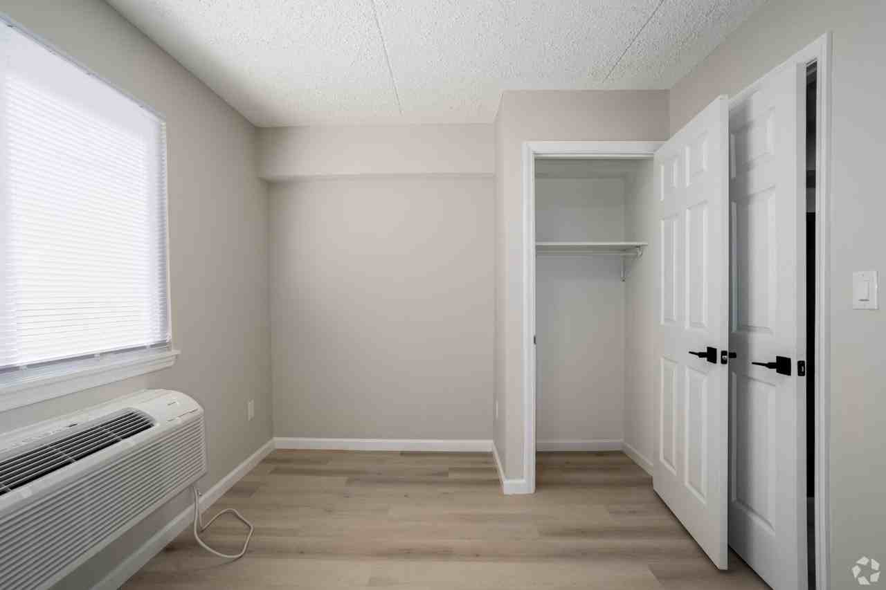 Harbor Apartments - Photo 5 of 18