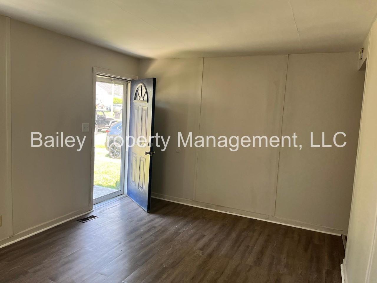 3446 Glendale Ave - Photo 4 of 11
