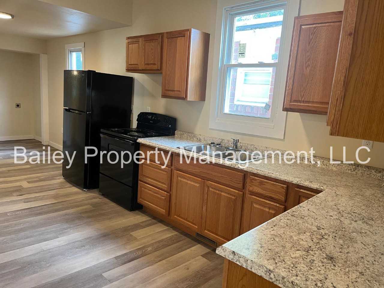 4021 Sunset Ave - Photo 5 of 11