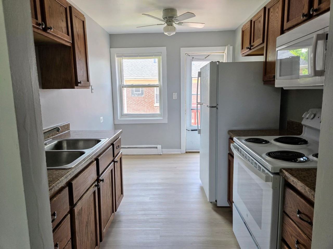 Palatine Park Apartments - Photo 7 of 22