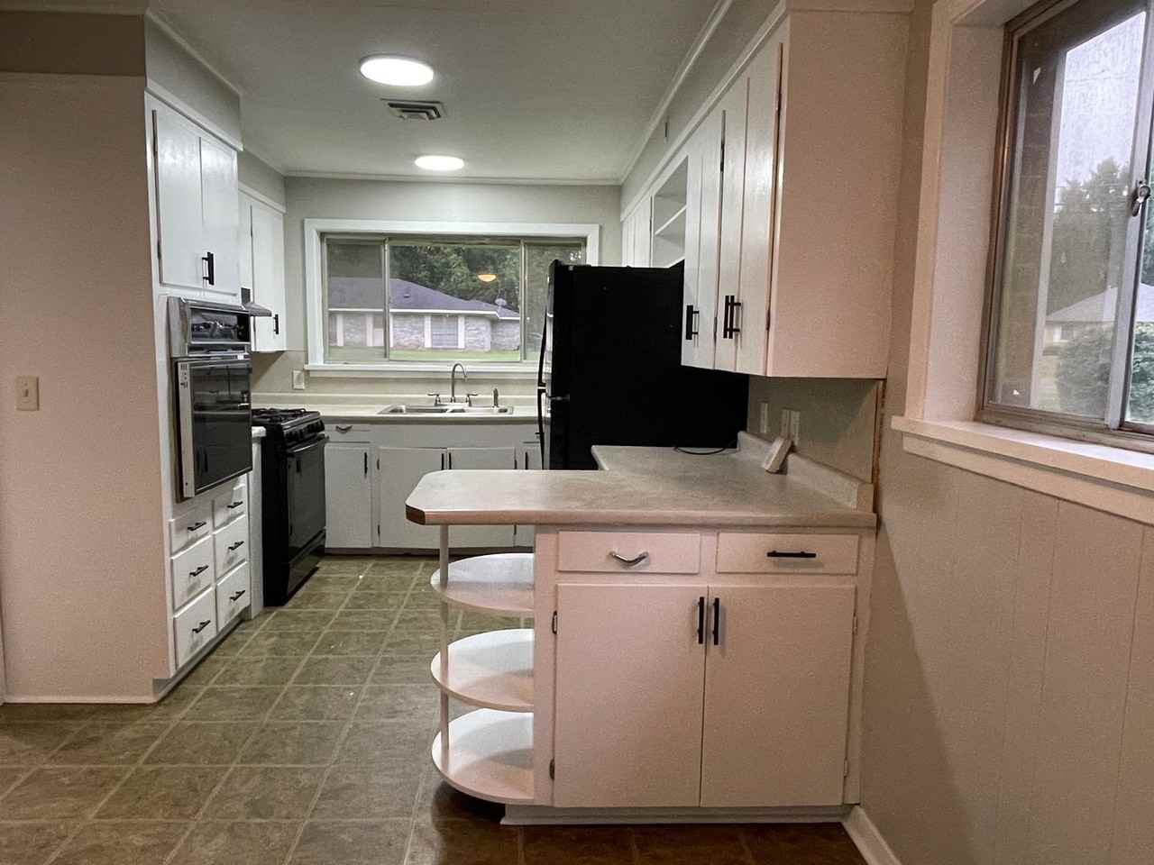 916 Deer Park Rd - Photo 7 of 18