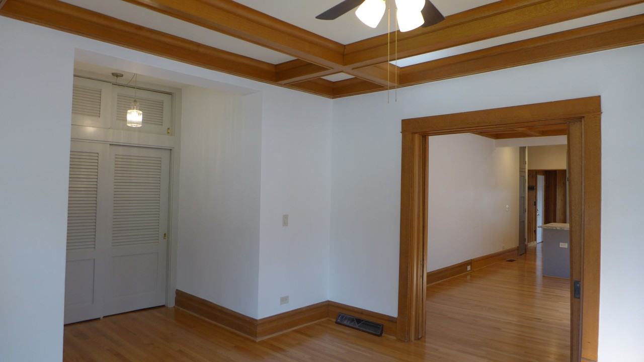 136 Elgin - Photo 5 of 50