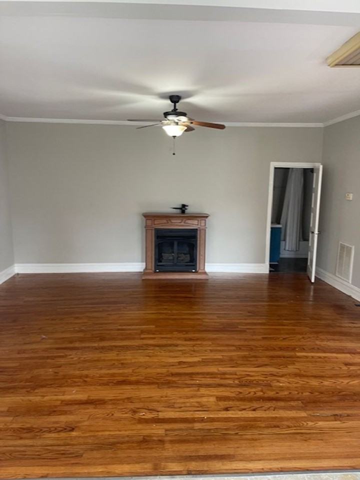1009 Nutwood St - Photo 4 of 6