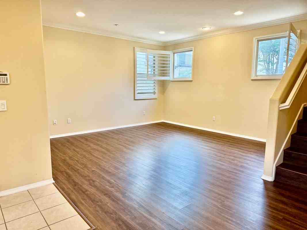 2903 W Edinger Ave - Photo 2 of 30