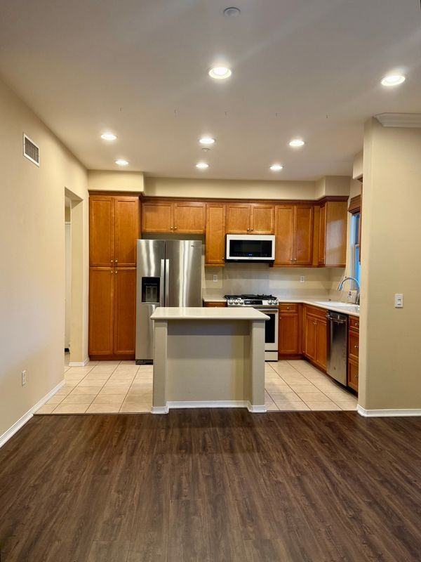 2903 W Edinger Ave - Photo 3 of 30