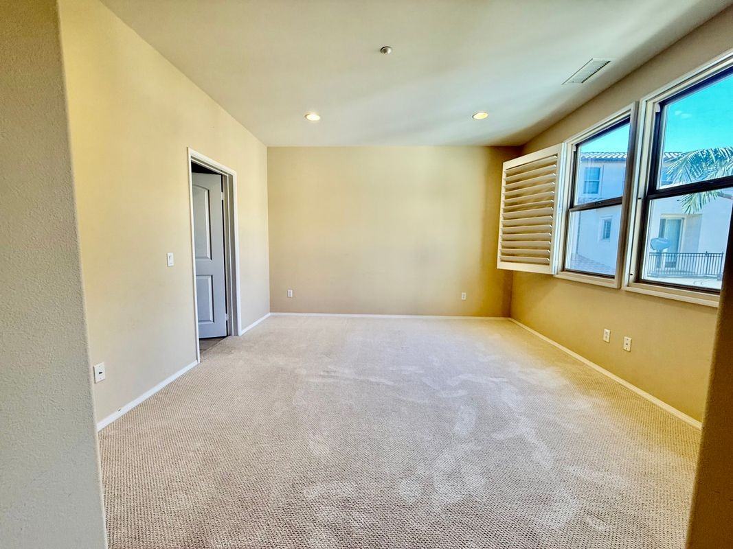 2903 W Edinger Ave - Photo 5 of 30