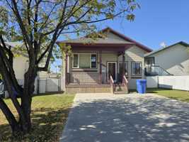 featured image of 9628 98 St #1