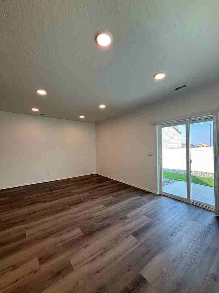 3767 S Roosevelt Pl - Photo 6 of 10