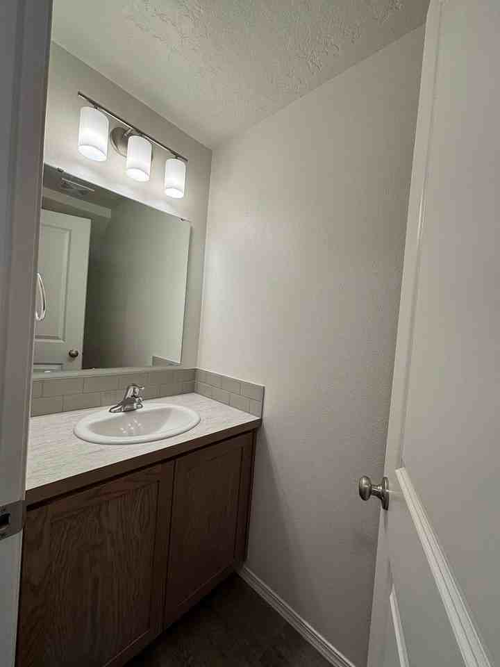 3767 S Roosevelt Pl - Photo 7 of 10