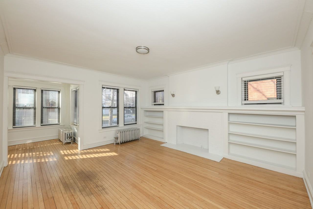 929 Michigan - Photo 4 of 48