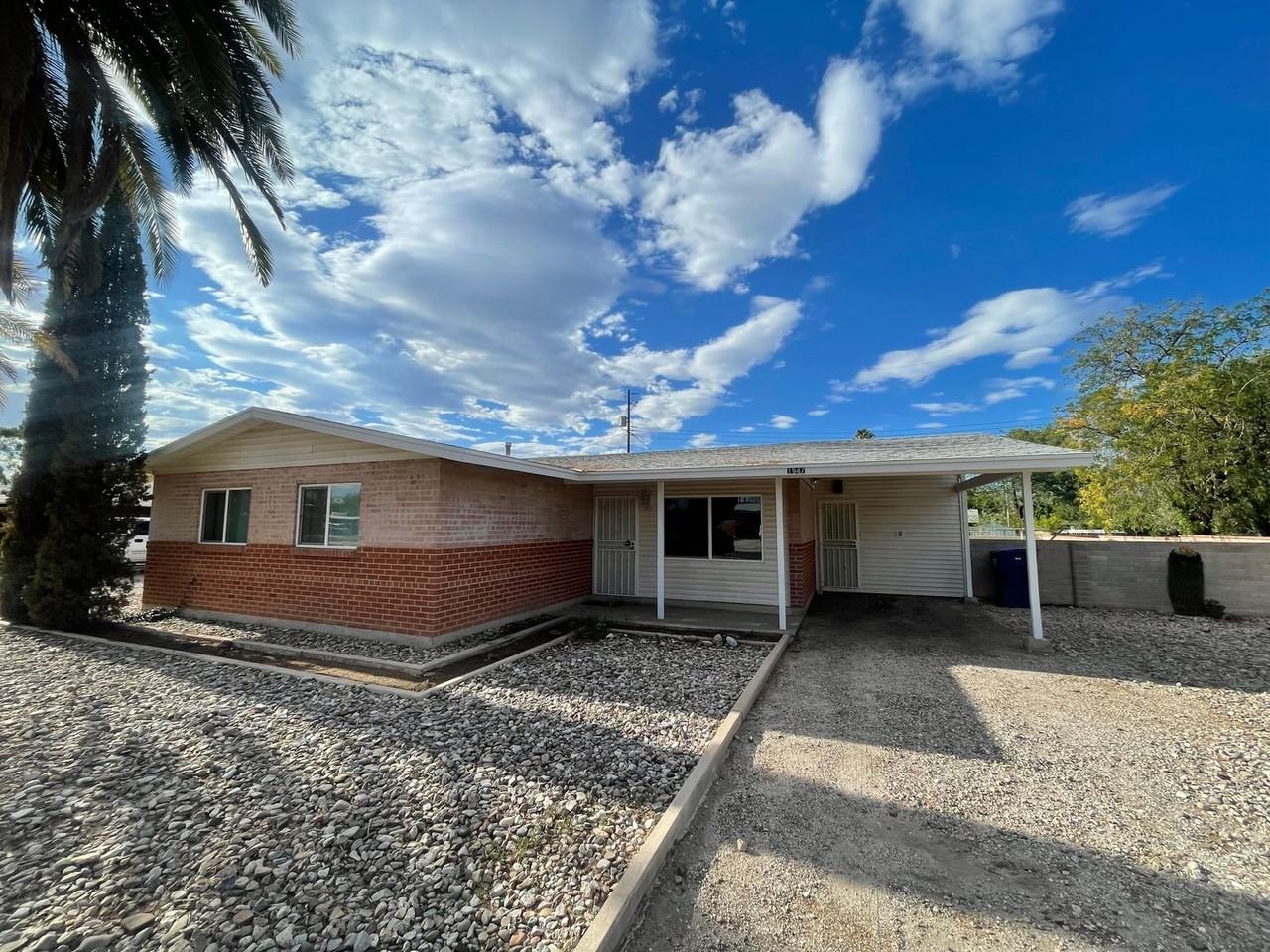 1947 S Avenida Planeta - Photo 2 of 18