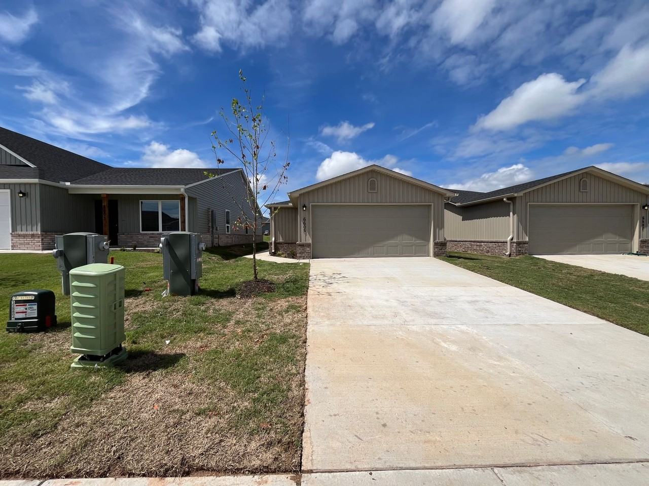 6605 Nw Brickhaven St - Photo 5 of 26