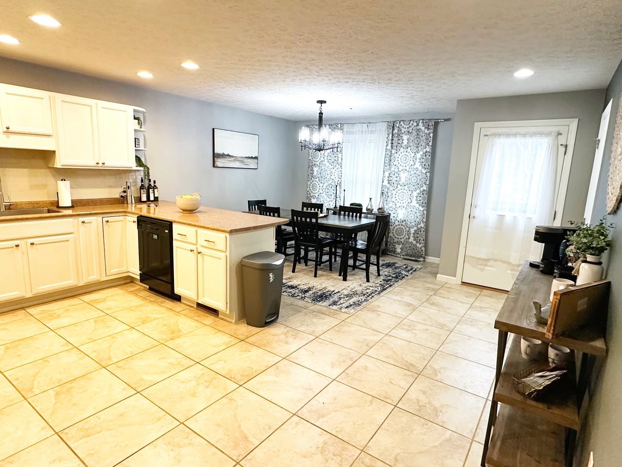 123 Stanley Street - Photo 2 of 27