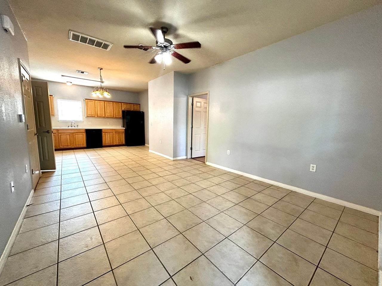 1707 Chestnut Avenue - Photo 6 of 35