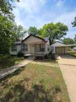 featured image of 204 S Laredo Ave