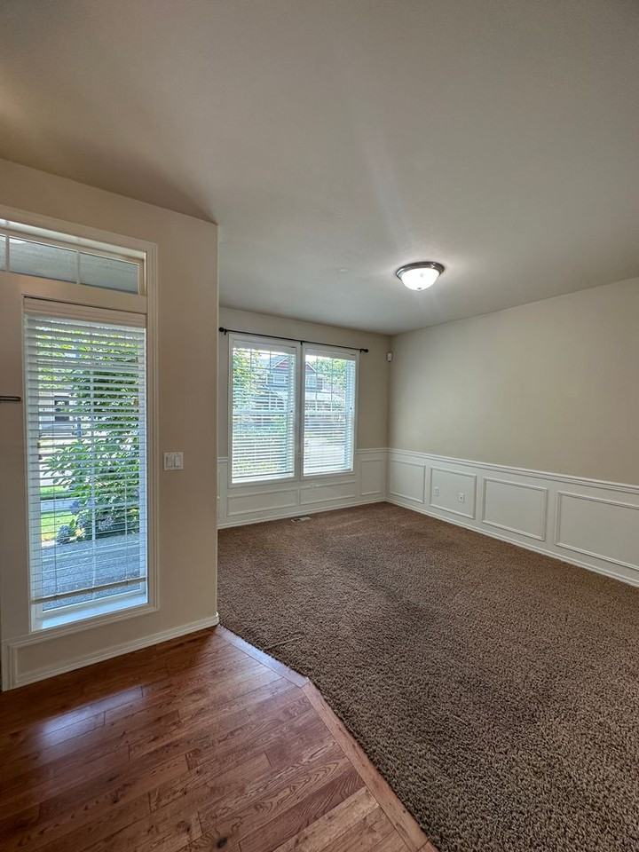 7147 Prism St Se - Photo 2 of 20