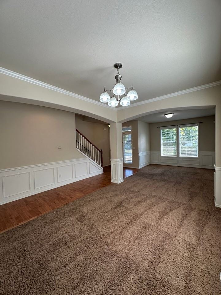 7147 Prism St Se - Photo 4 of 20