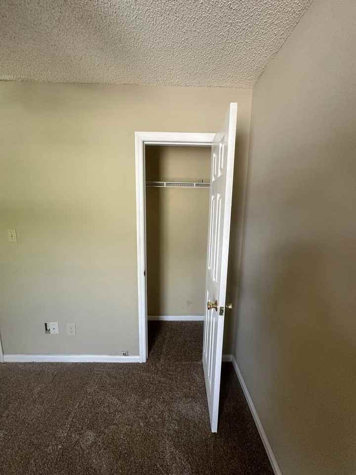 1763 Wayland Park Dr - Photo 4 of 29