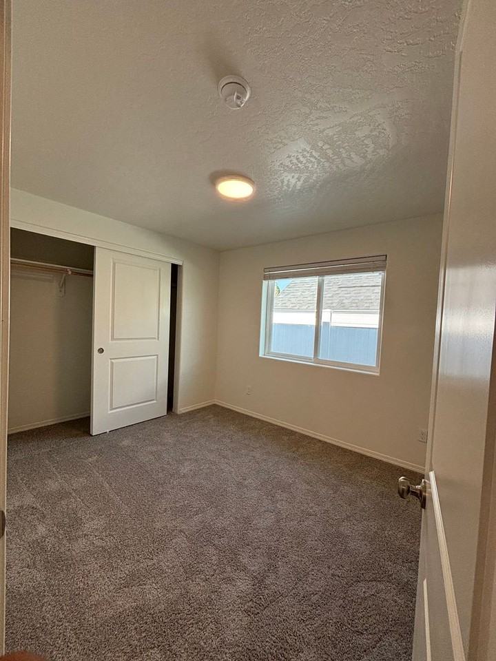 3690 S Quay St - Photo 5 of 8