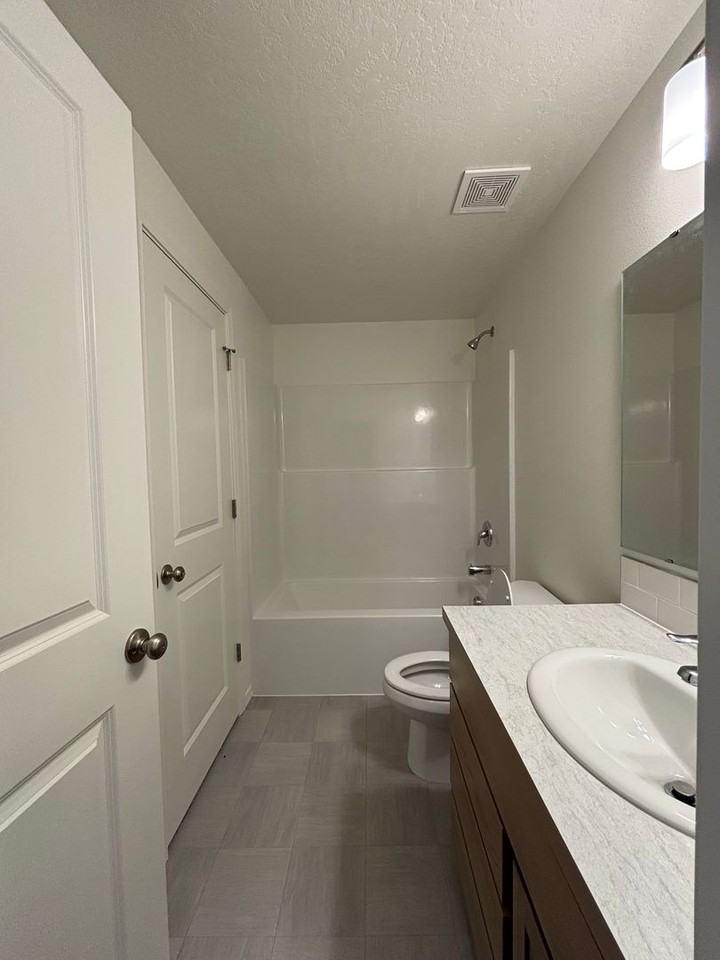 3690 S Quay St - Photo 7 of 8