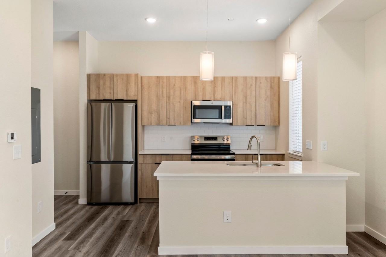 Dear Madison - Photo 4 of 45