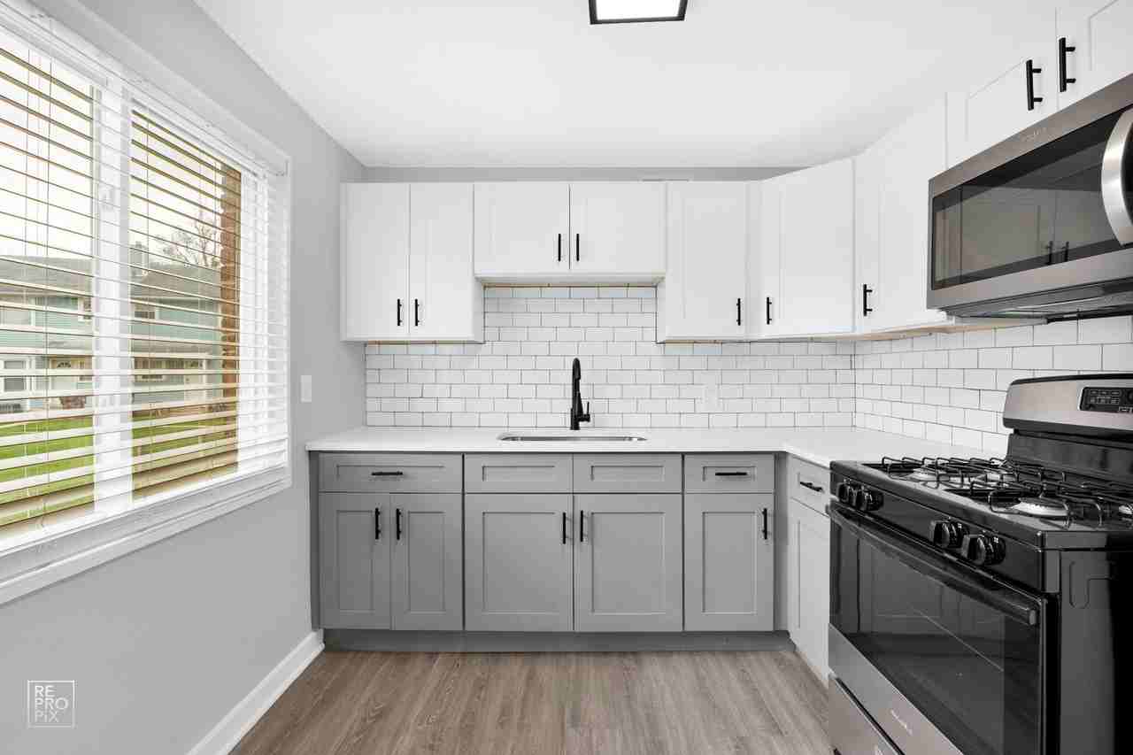 Oakwood - Photo 3 of 32