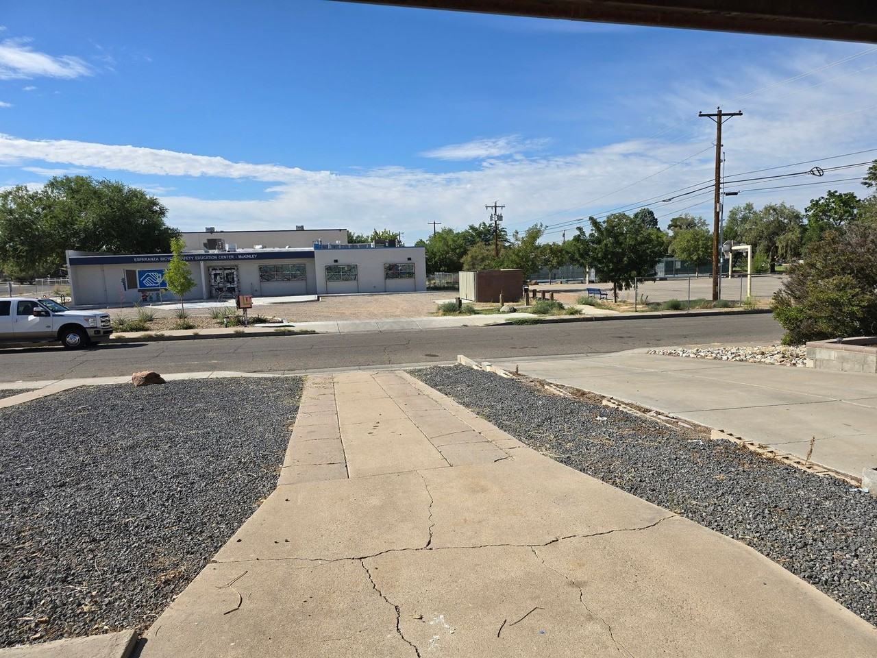 5005 Cherokee Rd Ne - Photo 2 of 39