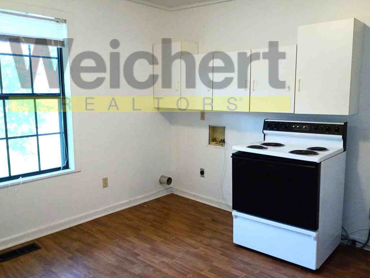 304 N 12th Ave - Photo 6 of 9