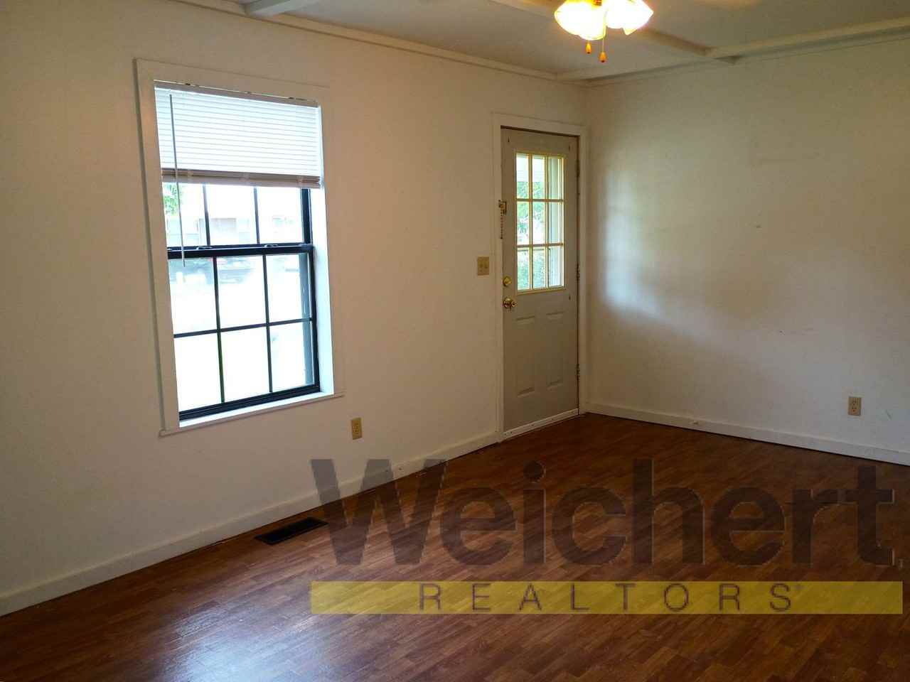 304 N 12th Ave - Photo 3 of 9