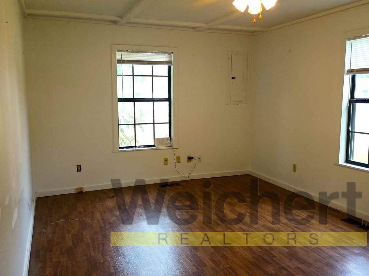 304 N 12th Ave - Photo 4 of 9
