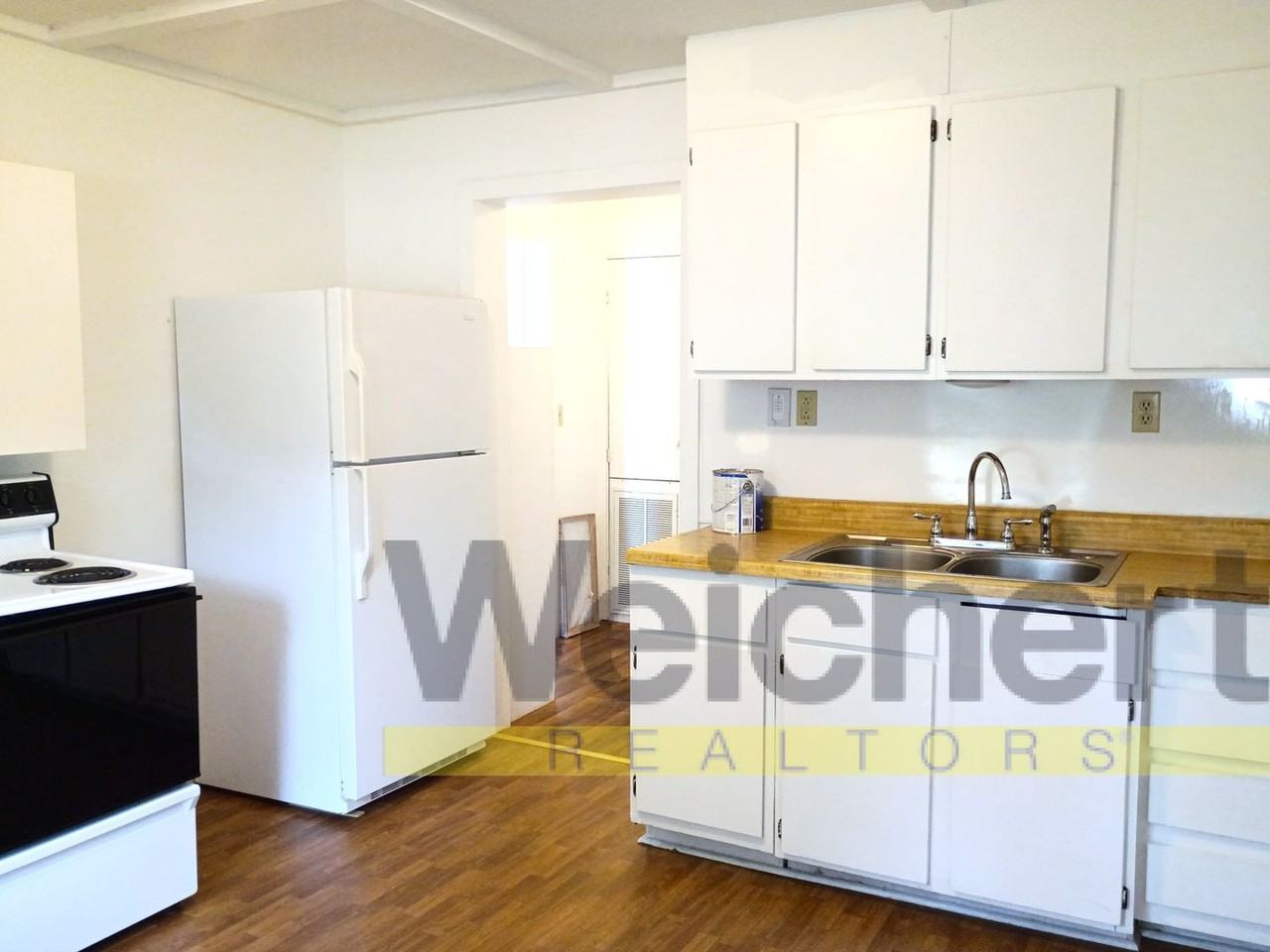 304 N 12th Ave - Photo 5 of 9