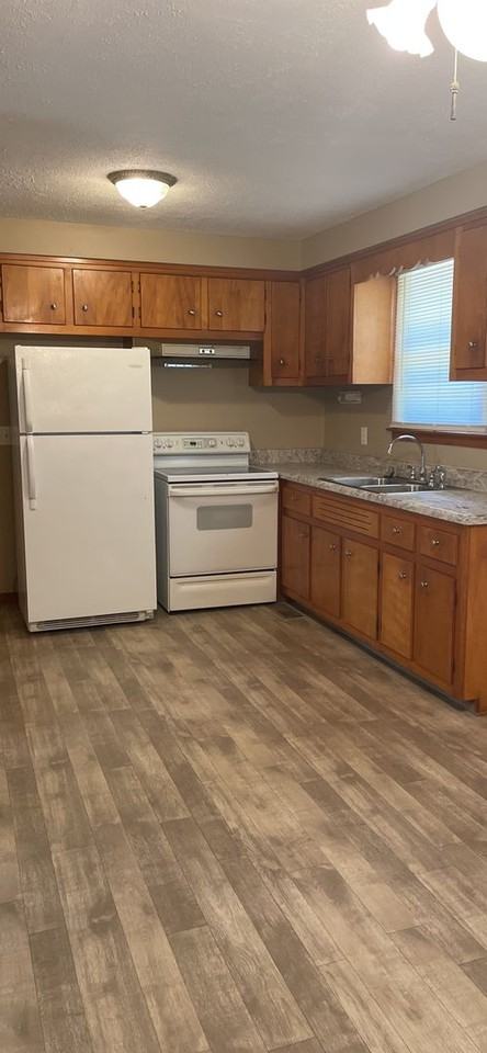 1883 Pardue Dr - Photo 2 of 9