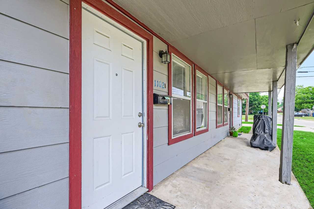 1102 Jefferson Street - Photo 2 of 24