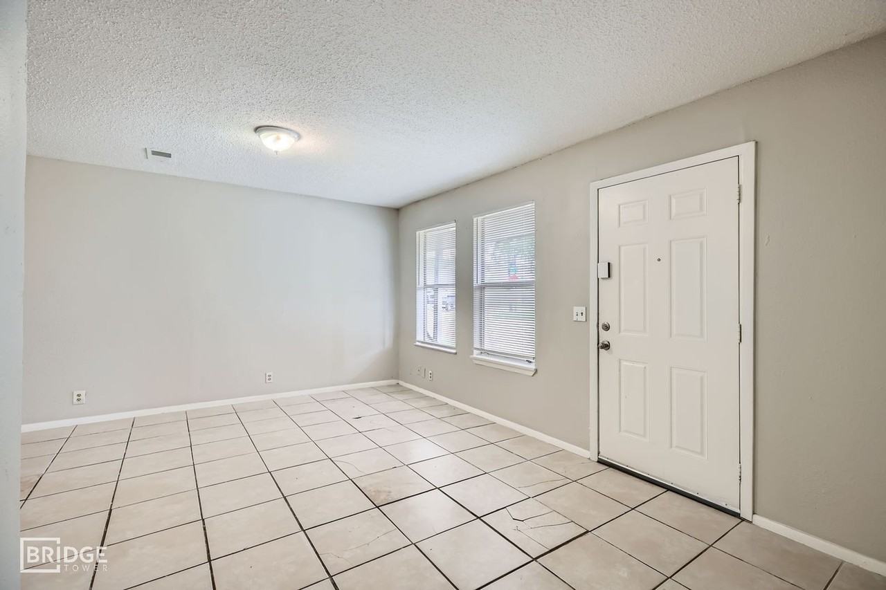 1102 Jefferson Street - Photo 3 of 24