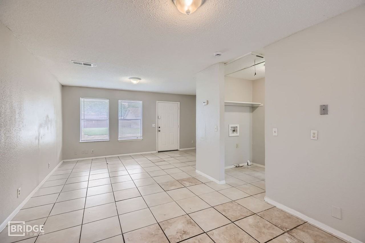 1102 Jefferson Street - Photo 4 of 24