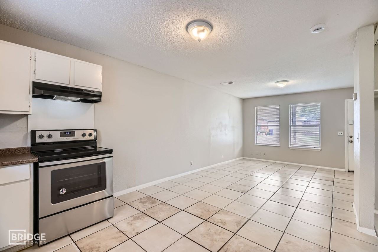 1102 Jefferson Street - Photo 7 of 24