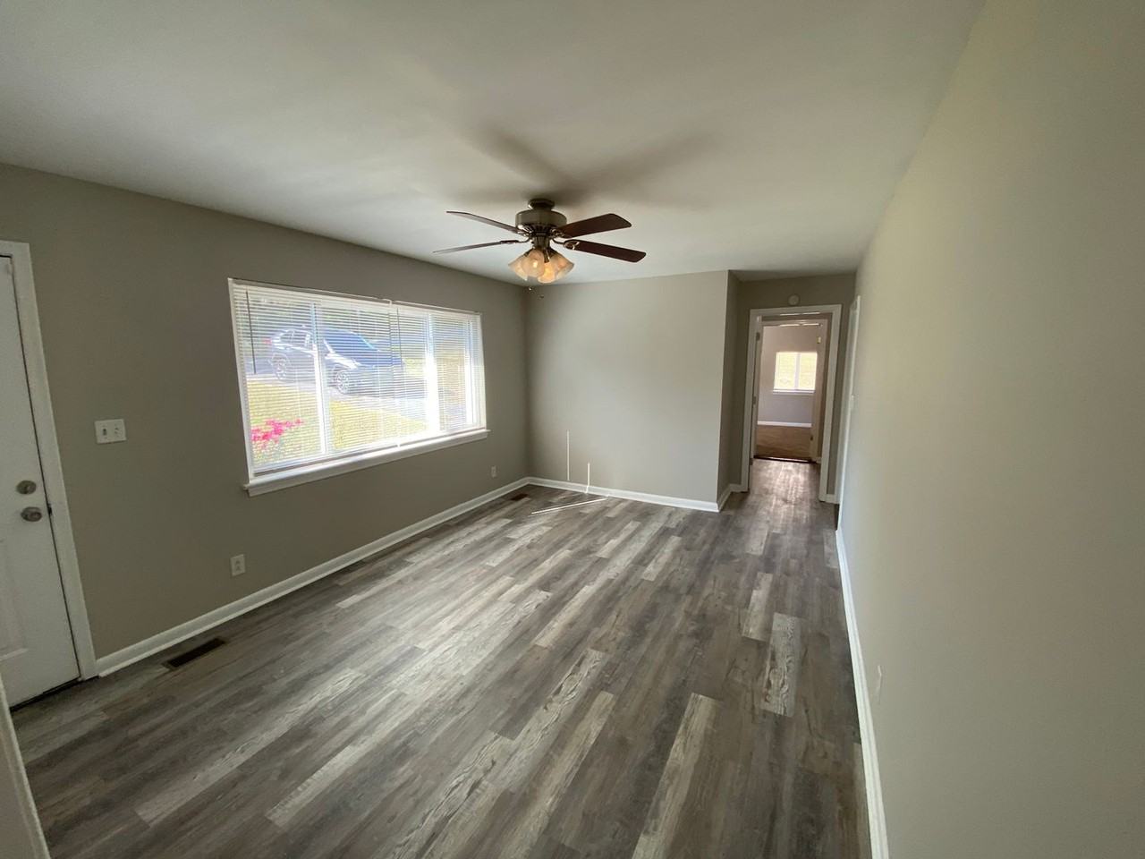 1261 Northern Hills Rd - Photo 2 of 16
