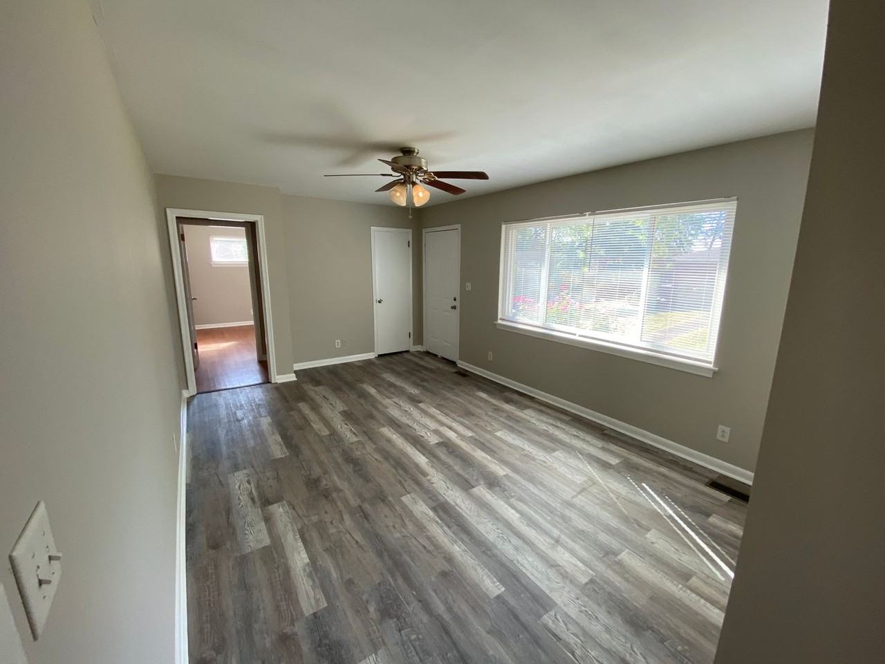 1261 Northern Hills Rd - Photo 3 of 16