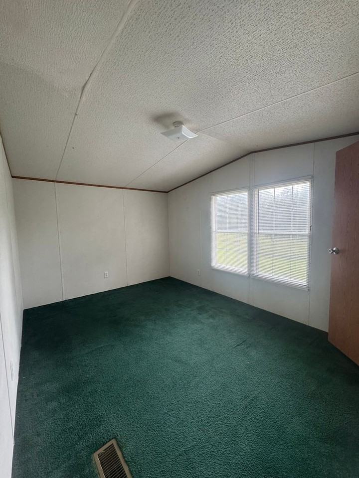 2051 Porter Ave - Photo 3 of 7