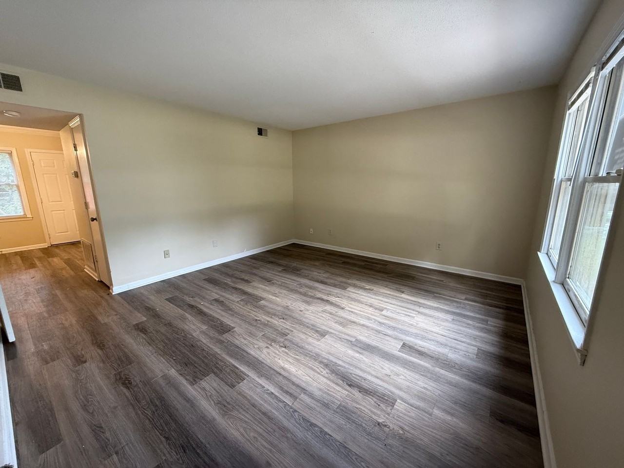 403 Lennon Dr - Photo 2 of 17