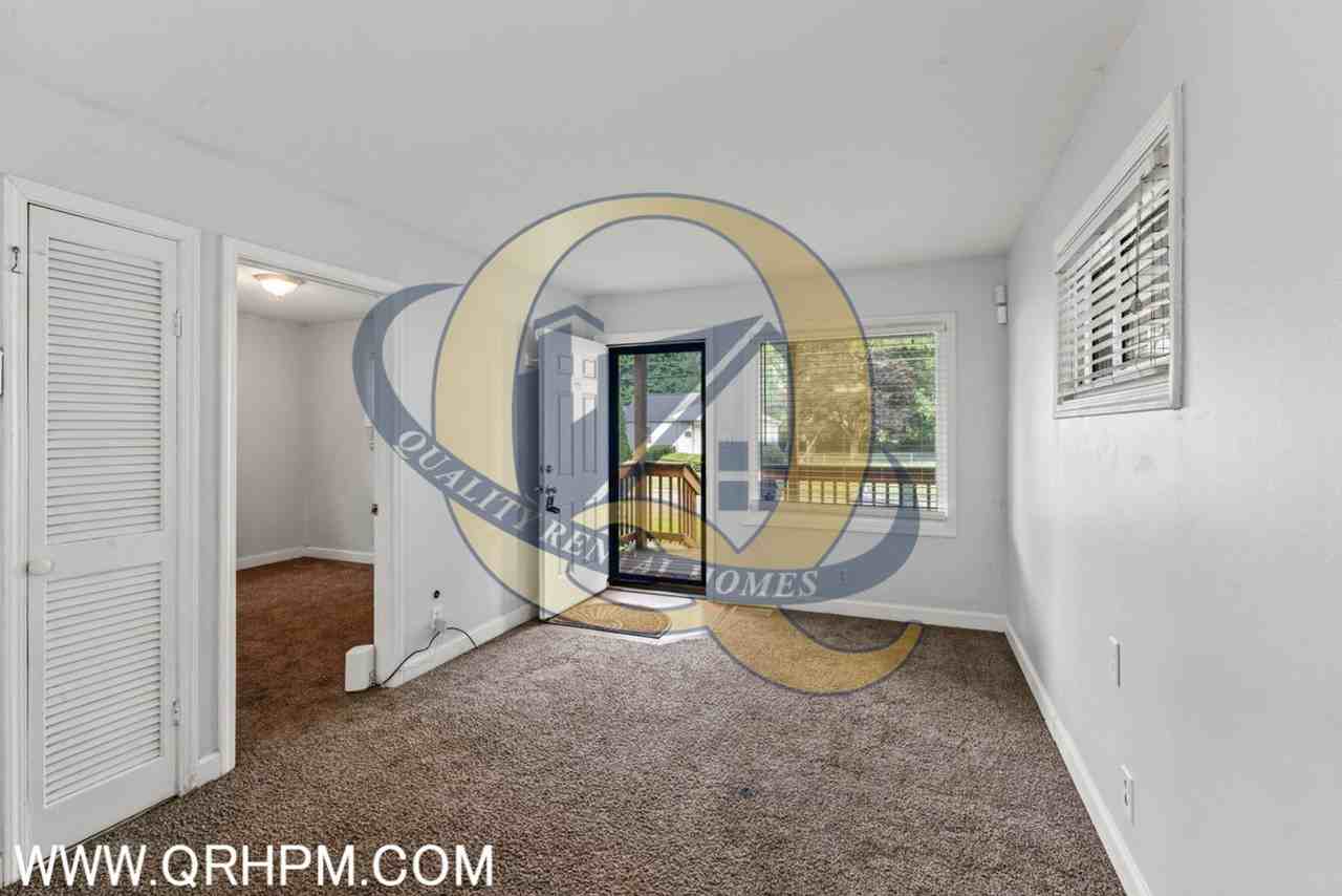 1235 Crawford St - Photo 2 of 13