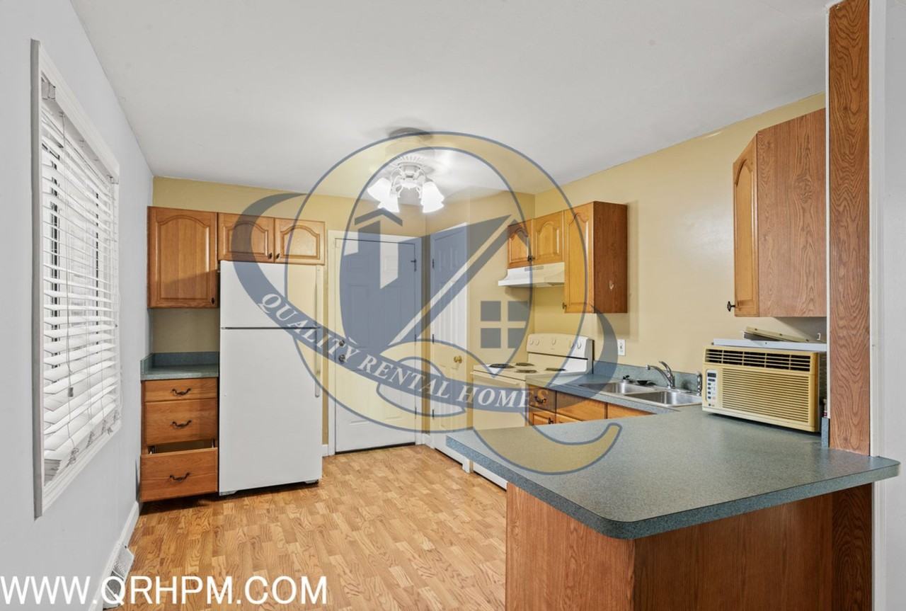 1235 Crawford St - Photo 6 of 13