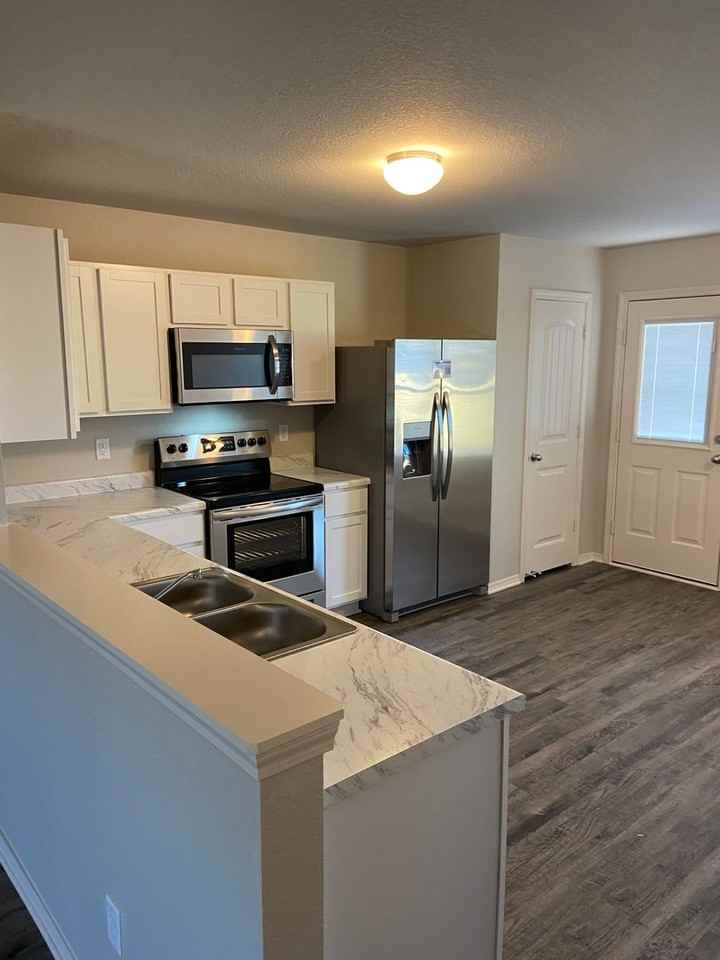 1645 Ryder St - Photo 6 of 20